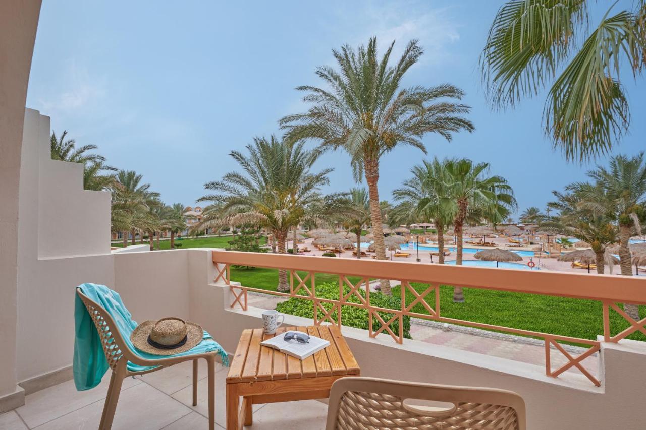 Three Corners Sea Beach Resort Coraya Bay Exterior photo