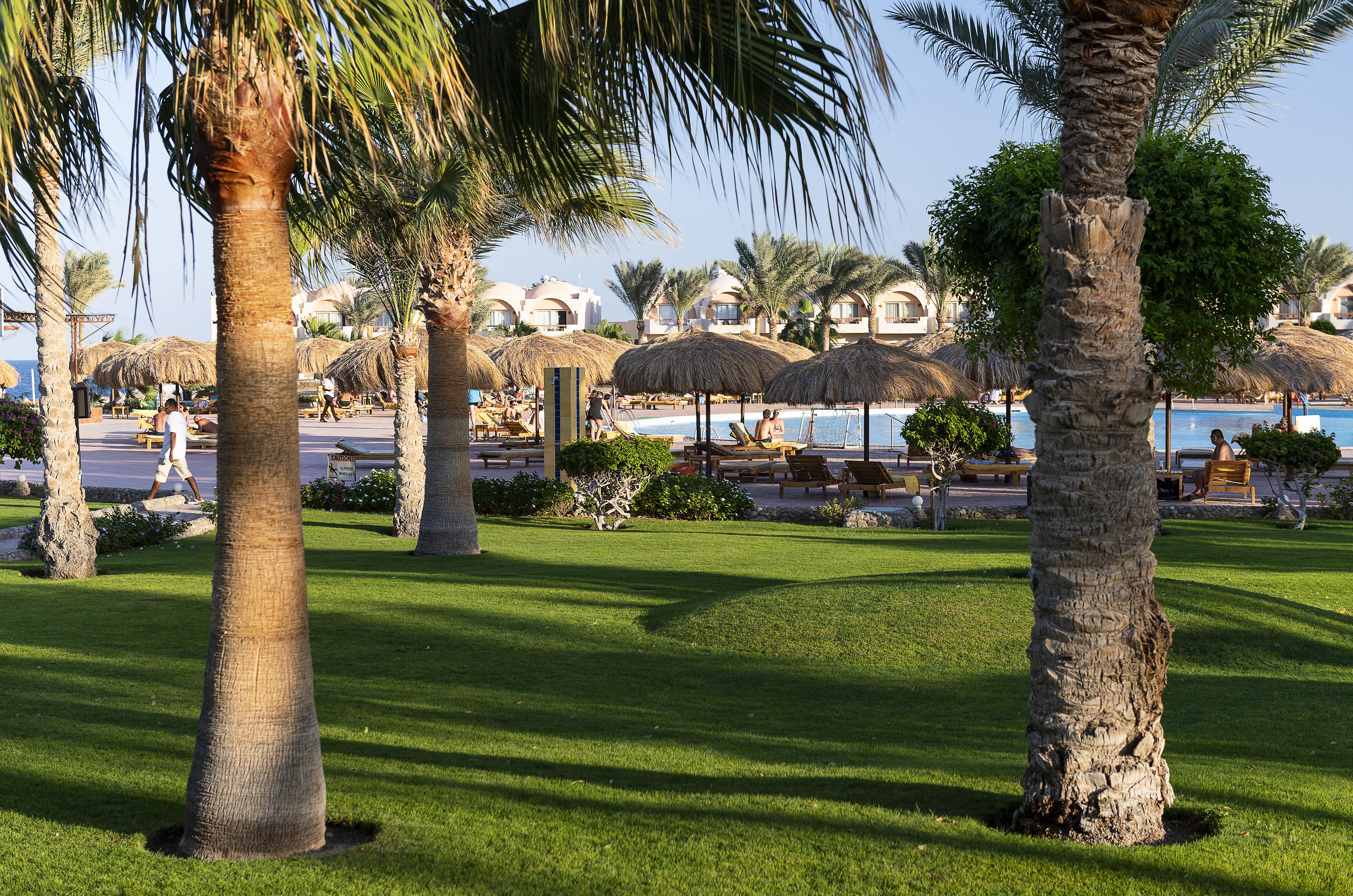 Three Corners Sea Beach Resort Coraya Bay Exterior photo
