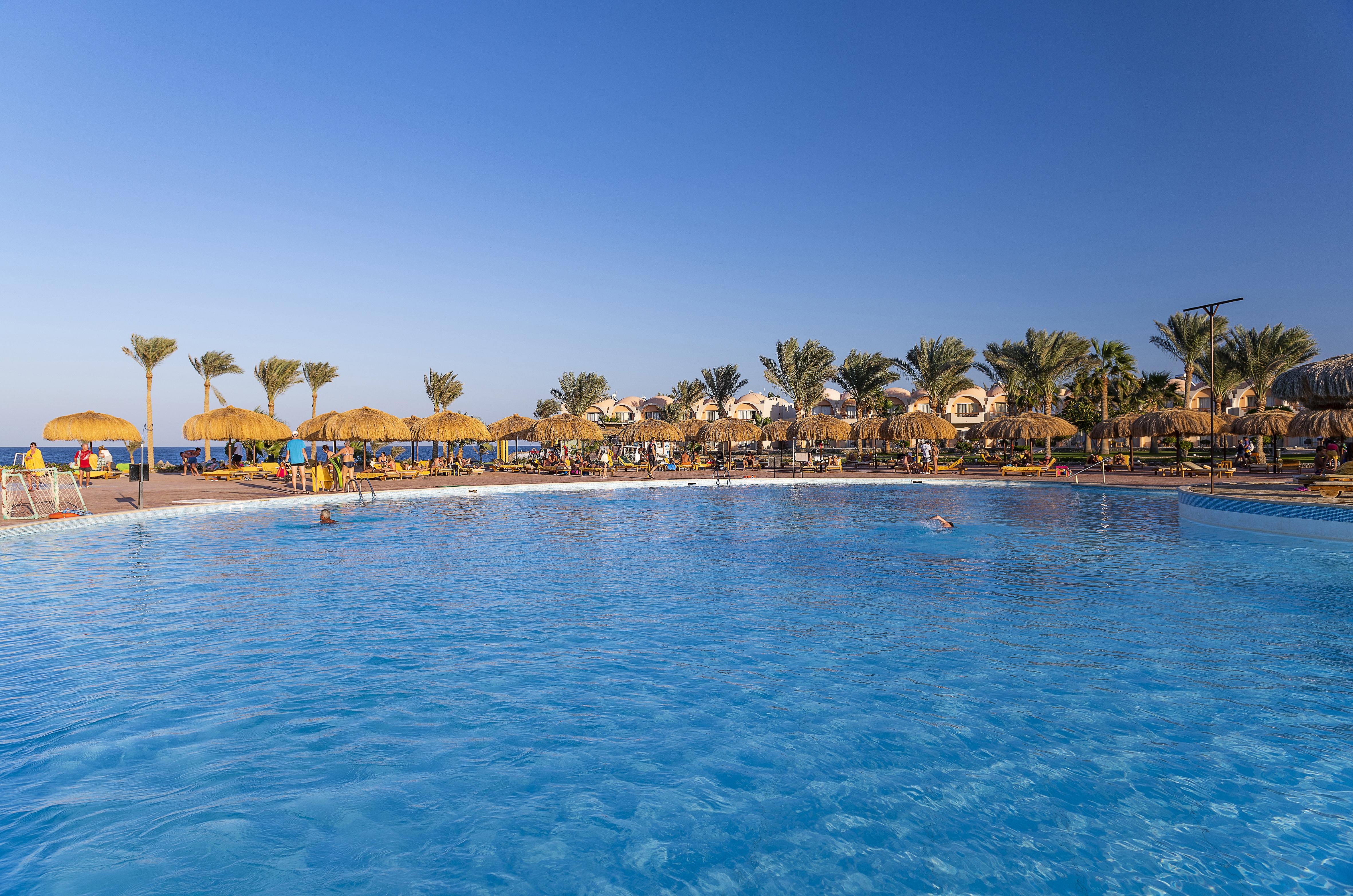 Three Corners Sea Beach Resort Coraya Bay Exterior photo