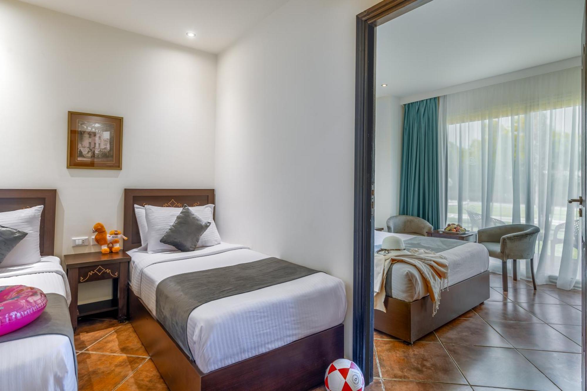 Three Corners Sea Beach Resort Coraya Bay Exterior photo