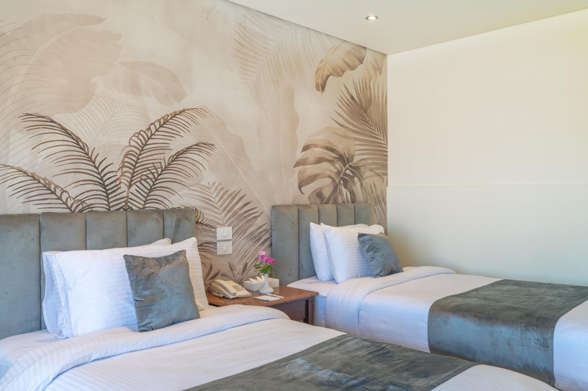 Three Corners Sea Beach Resort Coraya Bay Exterior photo