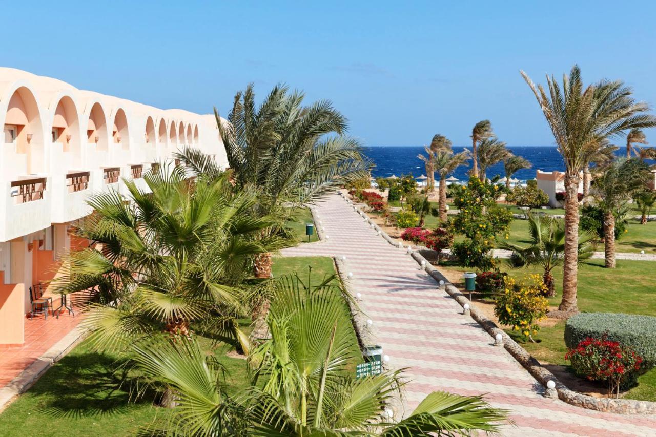 Three Corners Sea Beach Resort Coraya Bay Exterior photo