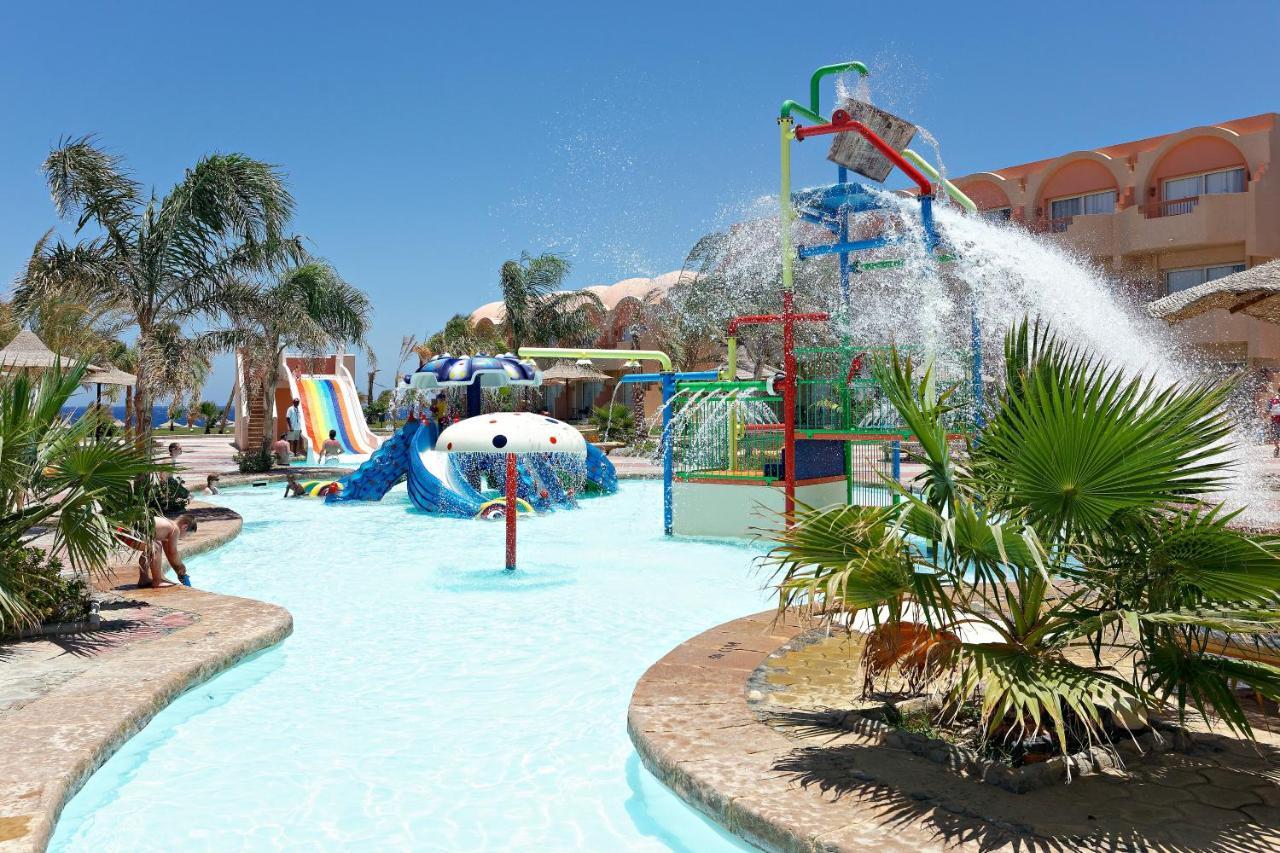 Three Corners Sea Beach Resort Coraya Bay Exterior photo